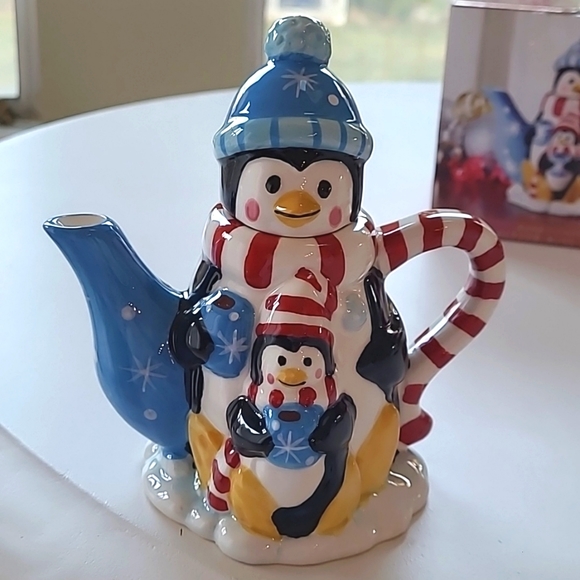 Pfaltzgraff Other - Pfaltzgraff Penquin Pals 🫖 teapot